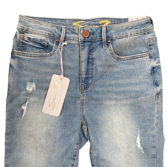 Seven 7 Women's Light Wash Breezy Crop Raw Hem Distressed Denim Jeans Size 8 - Picture 5 of 16